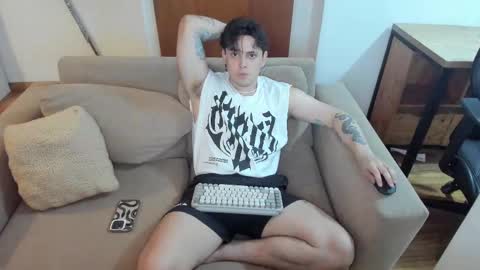 Snapshot of kaynn_b chatting on February 5, 2025, 1:04 am kaynn_b online show from February 5, 2025, 1:04 am