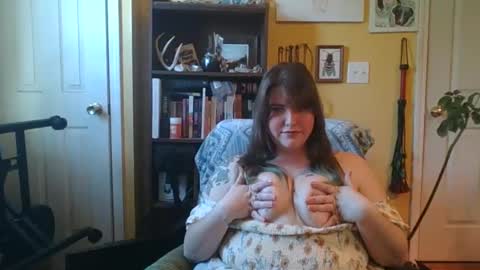 Snapshot of kaytiebird96 chatting on February 27, 2025, 5:36 pm Katie Bird online show from February 27, 2025, 5:36 pm