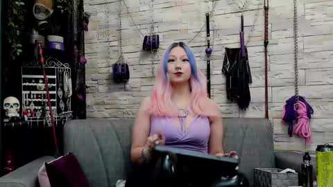 Miss Kazia online show from November 13, 2025, 3:55 pm