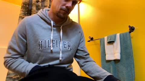 Snapshot of kcdowdy90 chatting on January 8, 2025, 1:53 am rowdy6969 online show from January 8, 2025, 1:53 am