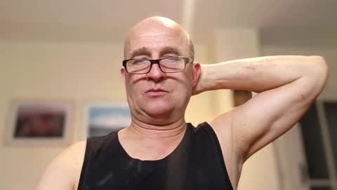 keilie1 online show from February 26, 2026, 10:20 pm