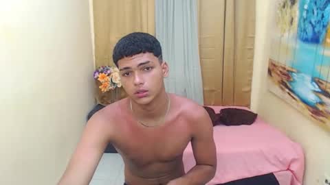 keinner  sexy hot bigcock online show from October 27, 2025, 6:12 pm