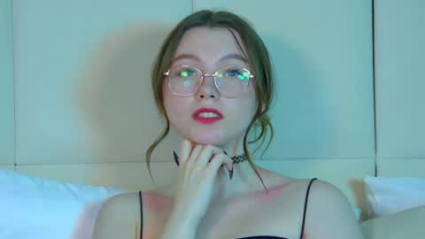 Keira online show from February 22, 2025, 1:44 am