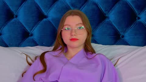 Keira online show from February 25, 2025, 3:49 pm