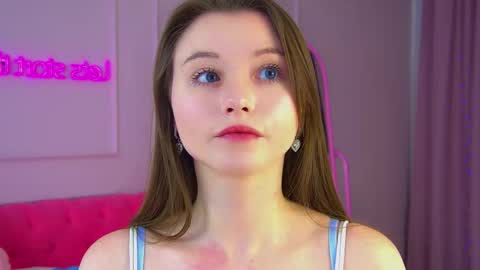 Keira online show from November 9, 2025, 6:17 pm