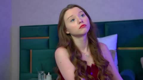 Keira online show from March 24, 2026, 6:35 pm