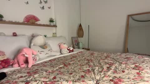 keira online show from December 3, 2025, 12:18 am