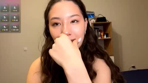 Kely online show from October 6, 2025, 2:14 pm