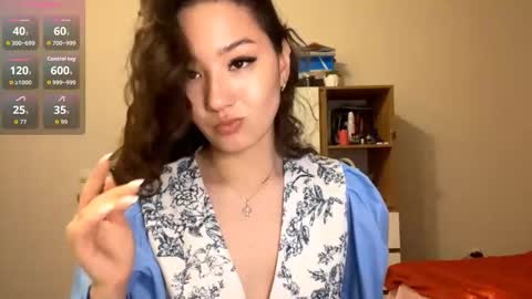 Kely online show from October 13, 2025, 2:06 pm