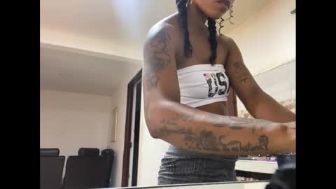 kelly__thomson online show from January 21, 2025, 12:57 am