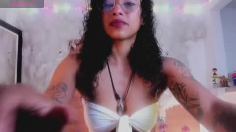 kelly__thomson online show from February 2, 2025, 12:13 pm