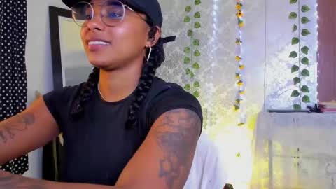 kelly__thomson online show from February 13, 2026, 12:28 am