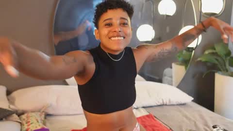 kelly__thomson online show from June 6, 2026, 12:54 pm