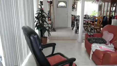 Snapshot of kellyannelynn chatting on March 7, 2026, 6:49 pm kellyanne Lynn but please call me fucktoy online show from March 7, 2026, 6:49 pm