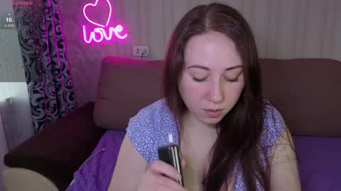 kellycrystall online show from April 15, 2026, 6:09 am
