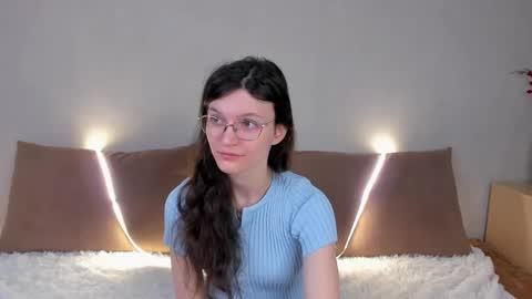 Kelsirabenold online show from March 10, 2026, 5:01 am