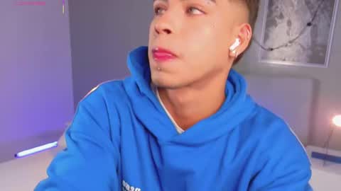   online show from October 1, 2025, 11:38 am