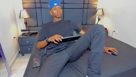 Snapshot of ken_smith01 chatting on December 18, 2024, 3:04 am Ken Smith online show from December 18, 2024, 3:04 am