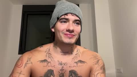 luis carlos esteban online show from November 9, 2025, 7:23 pm