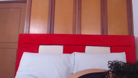 Snapshot of kendaall_sweet chatting on December 4, 2024, 12:58 pm Kendall online show from December 4, 2024, 12:58 pm