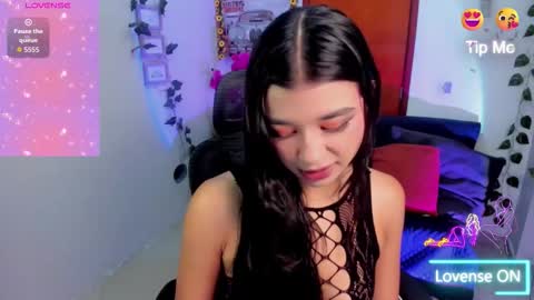 Carolina  online show from November 6, 2025, 2:51 pm