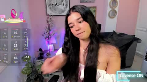 Carolina  online show from January 6, 2026, 2:43 pm