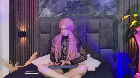 Snapshot of kendall_ll chatting on June 4, 2026, 7:42 pm kendall_ll online show from June 4, 2026, 7:42 pm