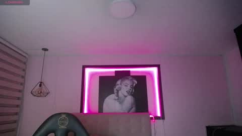 Snapshot of kendall_rossii_ chatting on January 9, 2026, 3:20 am kendall_rossii_ online show from January 9, 2026, 3:20 am