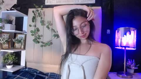 kendall_saenz online show from September 22, 2025, 8:00 pm