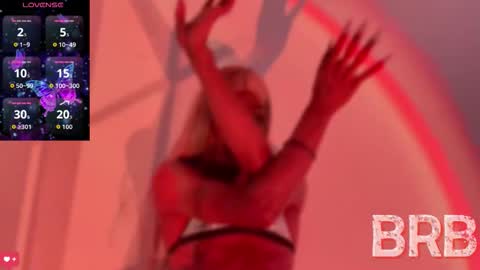 kendallgil_ online show from October 3, 2025, 2:41 am