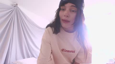 Snapshot of kendalltyler chatting on September 10, 2025, 5:35 pm kendall online show from September 10, 2025, 5:35 pm