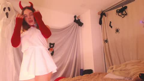 Snapshot of kendalltyler chatting on October 17, 2025, 11:18 pm kendall online show from October 17, 2025, 11:18 pm