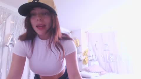 Snapshot of kendalltyler chatting on November 19, 2025, 4:40 pm kendall online show from November 19, 2025, 4:40 pm