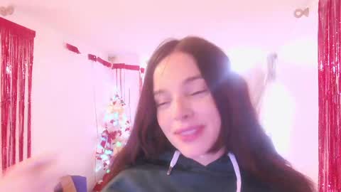 Snapshot of kendalltyler chatting on December 3, 2025, 8:40 pm kendall online show from December 3, 2025, 8:40 pm