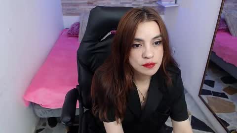 Snapshot of kendallwood_ chatting on October 14, 2025, 7:58 pm Kendall online show from October 14, 2025, 7:58 pm