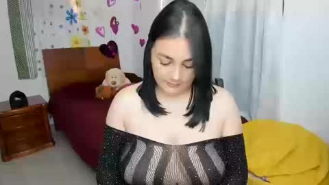 Fernanda online show from October 17, 2025, 3:36 pm
