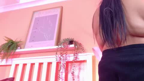   online show from November 4, 2025, 10:14 am