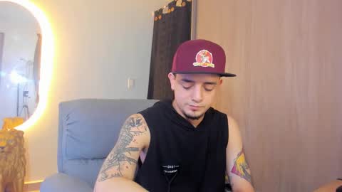kendel_dimitri online show from February 16, 2025, 4:31 am