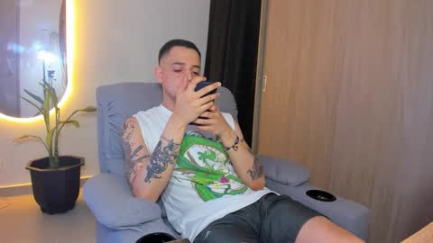 kendel_dimitri online show from February 18, 2025, 5:53 am