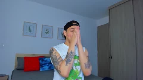 kendel_dimitri online show from December 3, 2025, 3:03 am