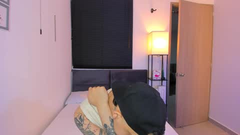 kendel_dimitri online show from April 4, 2026, 3:38 am