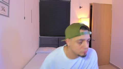 kendel_dimitri online show from April 8, 2026, 4:56 am