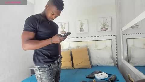 Kender online show from October 30, 2025, 8:42 pm