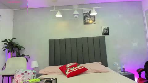 Kendra London online show from January 6, 2026, 11:25 am