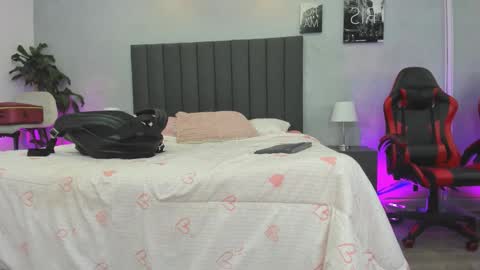 Kendra London online show from March 23, 2026, 11:14 am