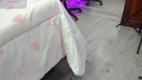 Kendra London online show from March 27, 2026, 11:10 am