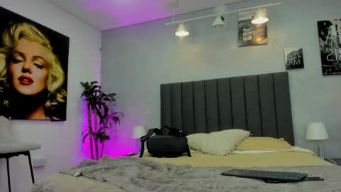 Kendra London online show from June 9, 2026, 12:06 pm