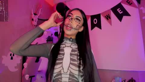 Kendra  online show from October 20, 2025, 3:07 am