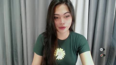 K E N D R A online show from February 26, 2025, 7:27 pm