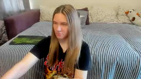 Kendra online show from June 8, 2026, 1:28 am
